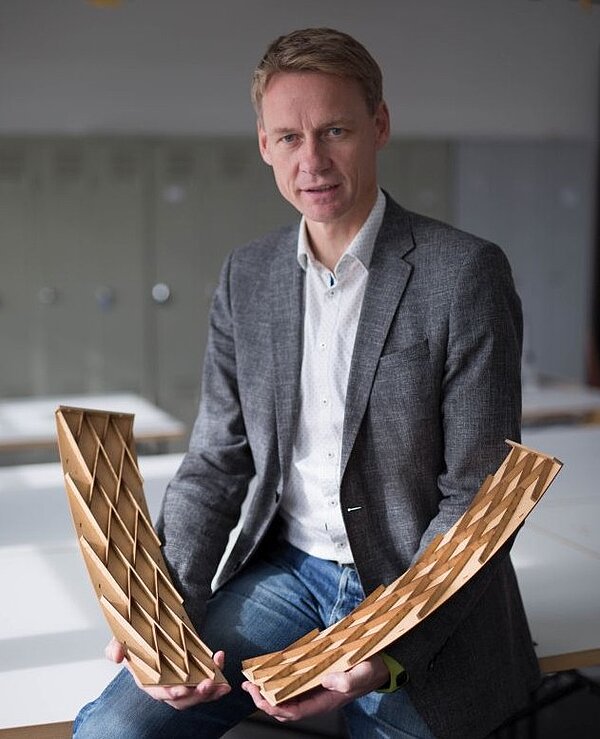 Prof. Alexander Stahr (Foto: Marco Dirr/HTWK Leipzig) Professor, Bauingenieur, Forschungsgruppe Flex, Zollingerdach