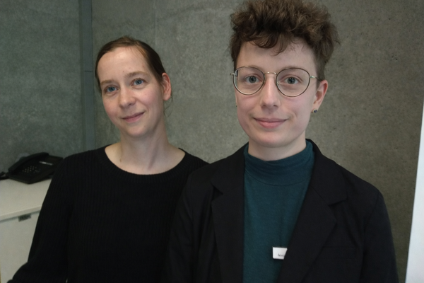 Anika Geyer und Annika Zweiböhmer zwei Personen halbnah blicken in die Kamera
