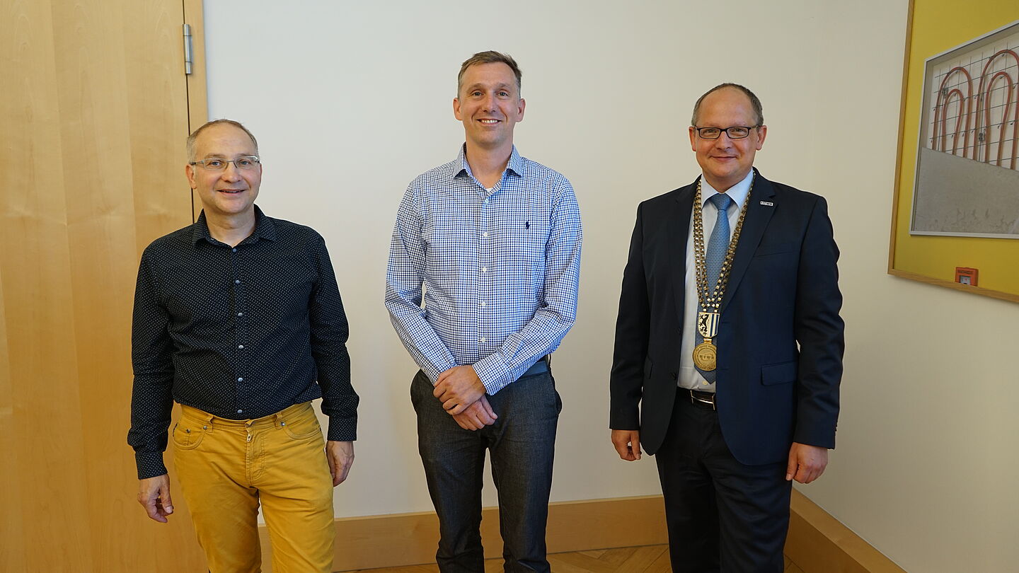 v.l.n.r. Prof. Ulf Schemmert, Prof. Mathias Goldau, HTWK-Rektor Prof. Mark Mietzner
