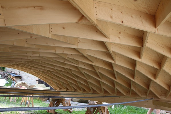 Brettrippendachkonstruktion aus Holz
